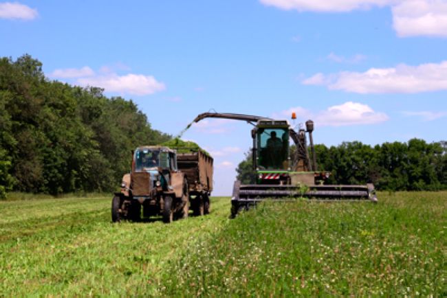 О ходе уборочной кампании и итогах весеннего сева в Вяземском районе