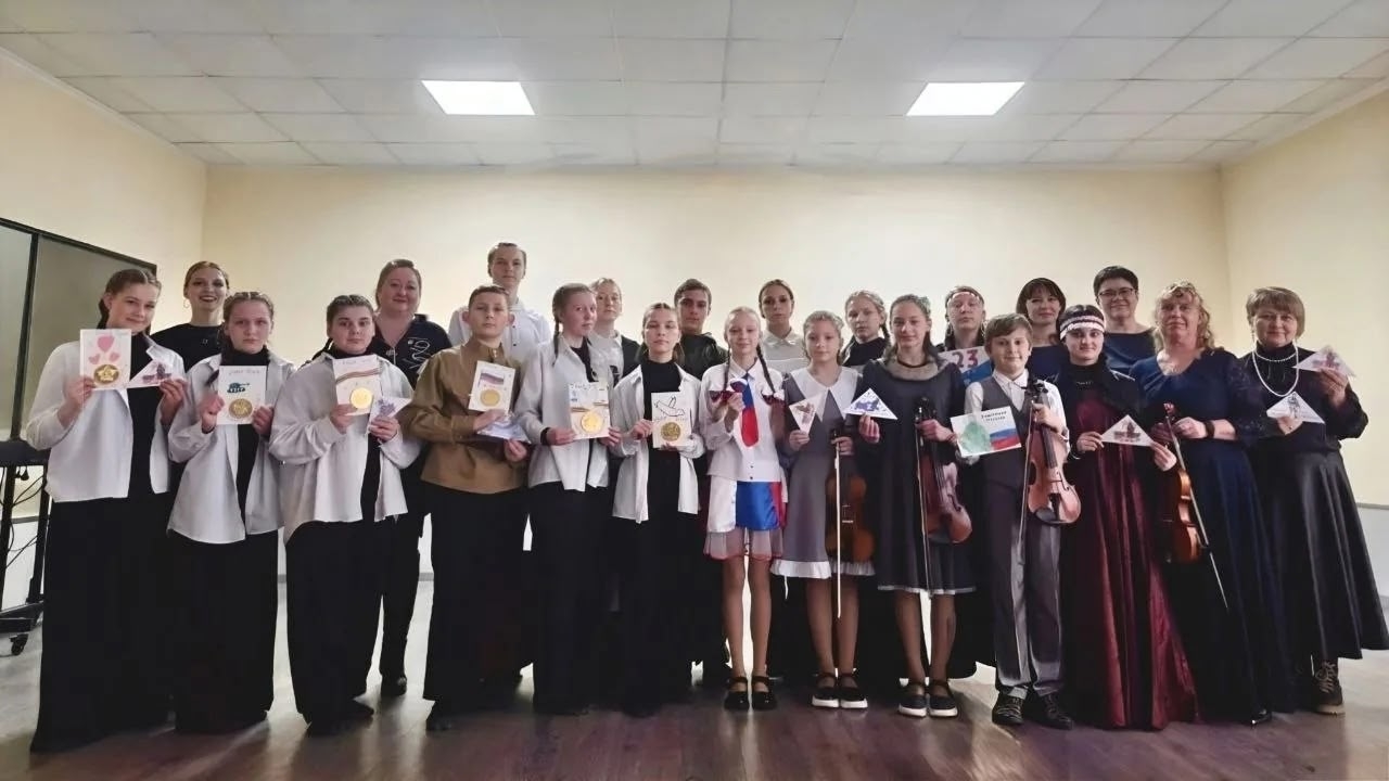 Учащиеся ДШИ им. А. С. Даргомыжского поздравили военнослужащих с Днём защитника Отечества.